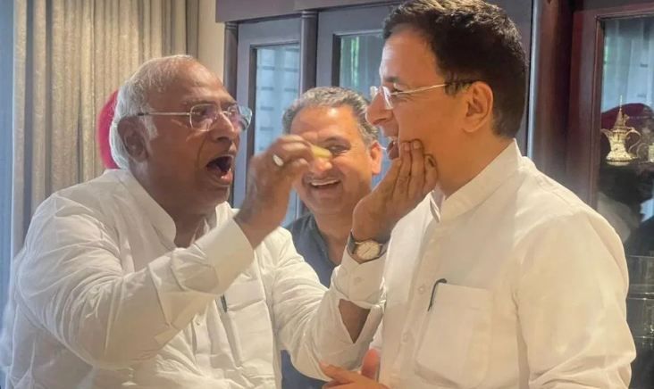 Karnataka: जो लोग ‘कांग्रेस मुक्त भारत’ चाहते थे, उन्हें ‘भाजपा मुक्त दक्षिण भारत’ मिला : खरगे