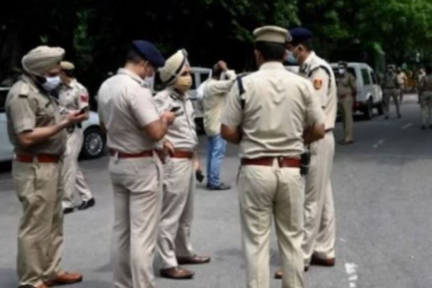 New Delhi News : दिल्ली के बुराड़ी इलाके में हेड कांस्टेबल और उसकी पत्नी को गोली मारी