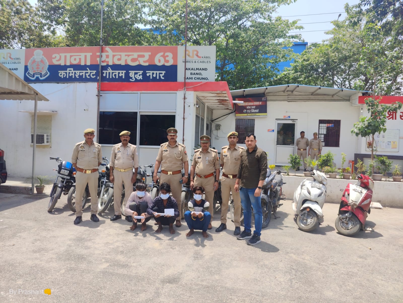 Noida News : गाड़ी चुराने के बाद बदल देते थे नम्बर प्लेट