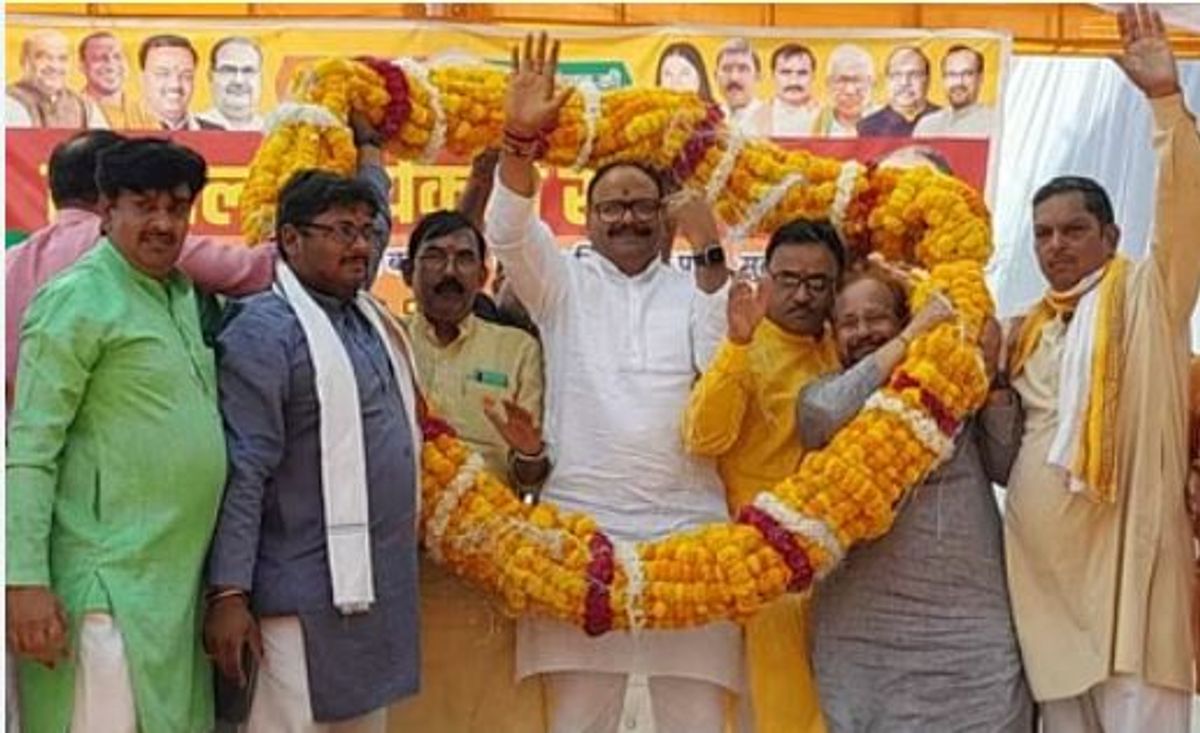 UP Political :  अब किसी की जमीन पर जबरन कब्जा करने की हिम्मत नहीं : ब्रजेश पाठक