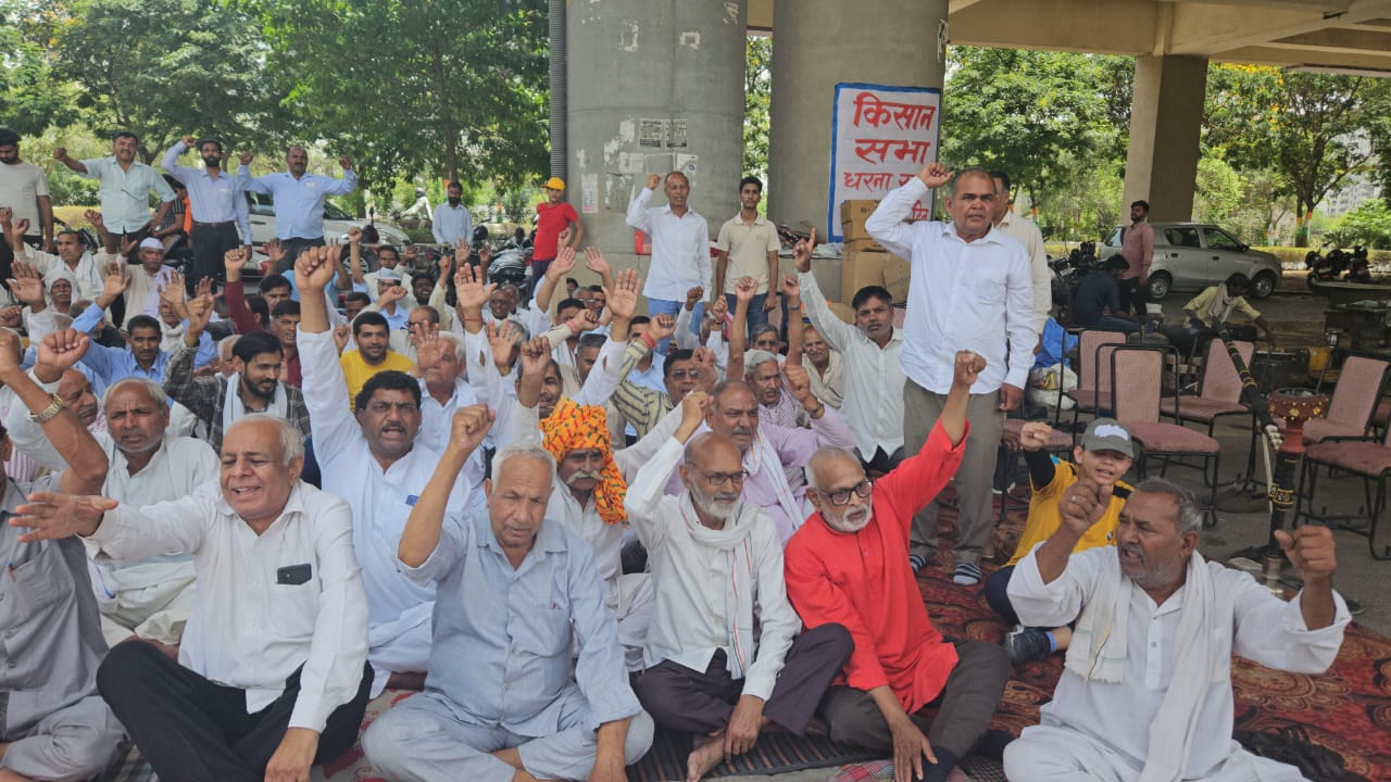 Greater Noida News : प्राधिकरण के चेयरमैन मनोज कुमार ने की किसान सभा के प्रतिनिधिमंडल से मुलाकात, कारवाई का दिया आश्वासन