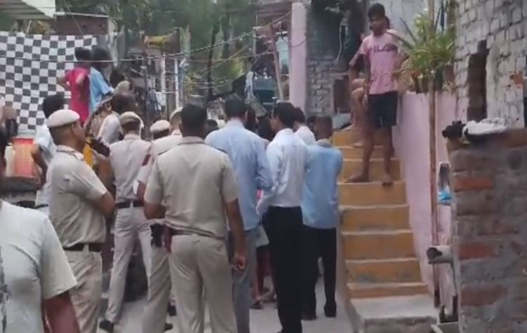 Delhi News : दक्षिण-पश्चिम दिल्ली में दो महिलाओं की गोली मारकर हत्या