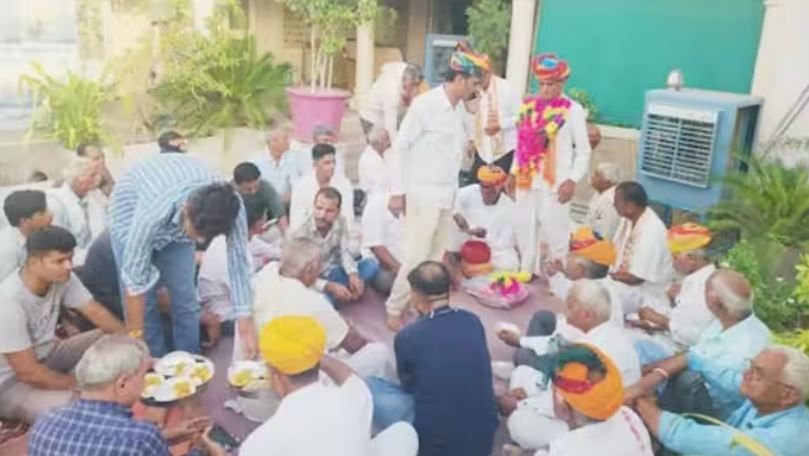 Rajsthan News : ये खबर आपको भावुक कर देगी : 45 साल तक सब्जी बेचने वाले दी गई ऐसी ...