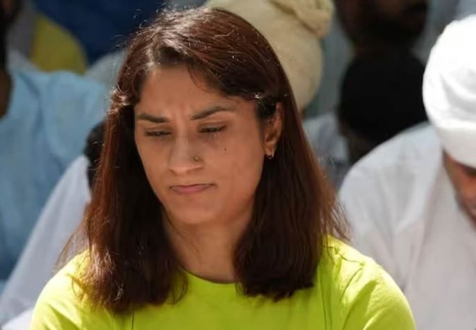 Wrestlers Protest : योगेश्वर को बृजभूषण के ‘पिछलग्गू’ के तौर पर याद किया जाएगा : विनेश फोगाट