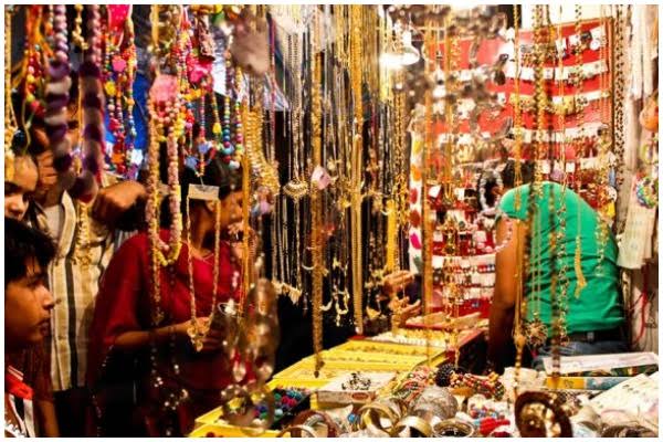 Dhanteras 2023: धनतेरस पर 50 हजार करोड़ का हुआ कारोबार, 42 टन बिका सोना, जानें कितने बिके चांदी के आभूषण
