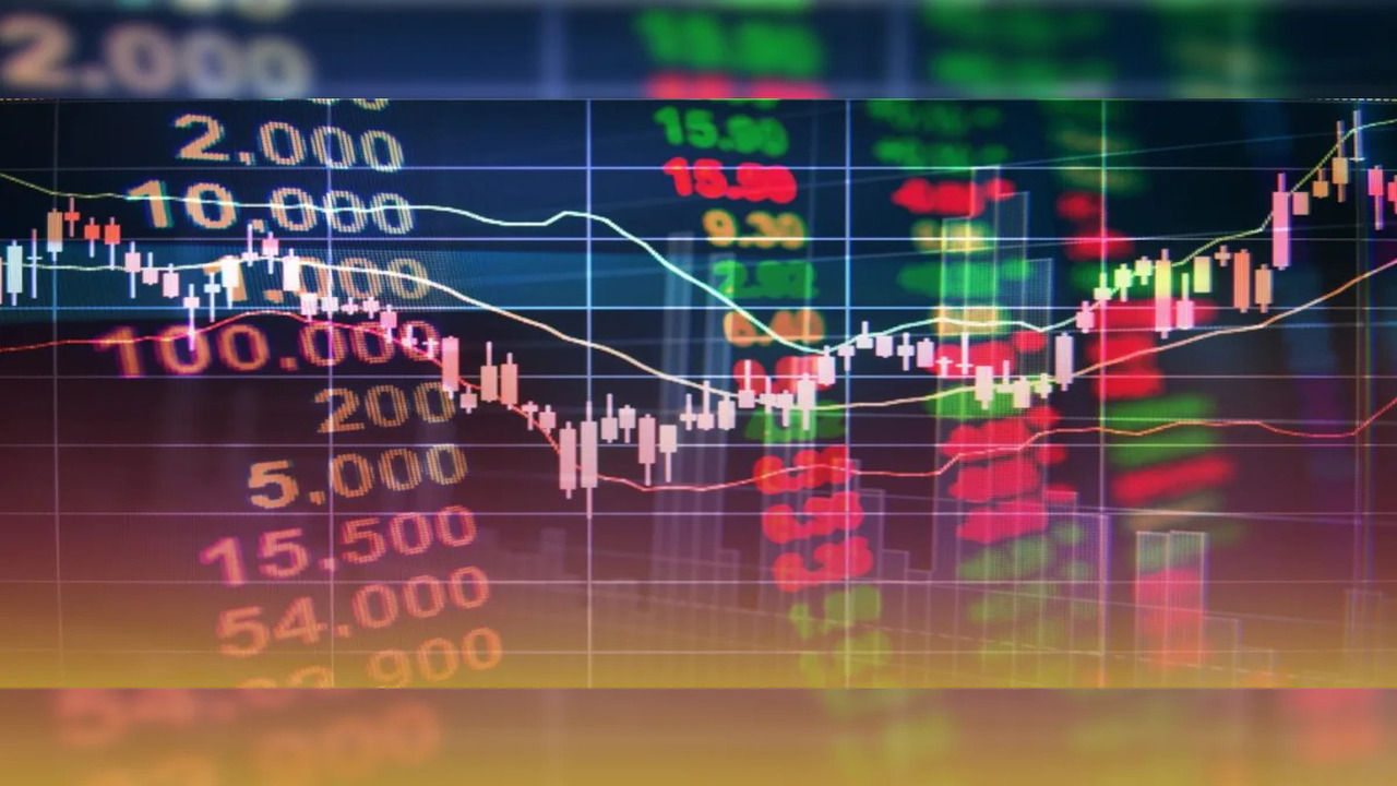 Stock Market: शुरुआत में गिरावट के साथ खुला शेयर बाजार, सेंसेक्स 4 अंक लुढ़का