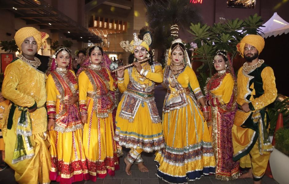 Noida News : ऐसा नजारा कि मानो हर कोई कृष्ण का दीवाना हो, हुआ अदभुत आयोजन