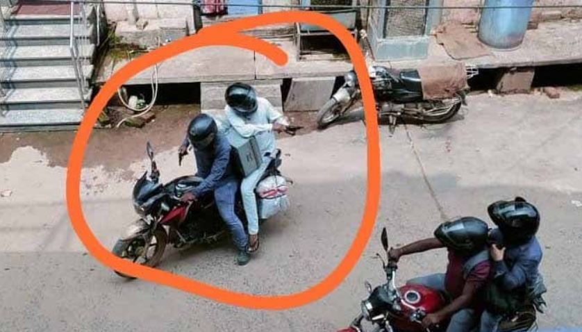 UP News : गार्ड और कैशियर को गोली मार कर 22 लाख लूट ले गए बदमाश