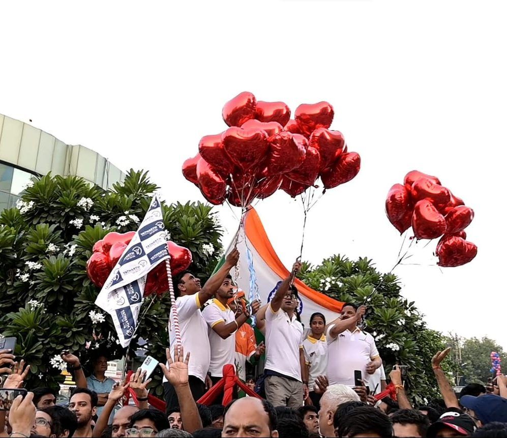 ग्रेटर नोएडा पहुंचे क्रिकेटर भुवनेश्‍वर कुमार और सबा करीम