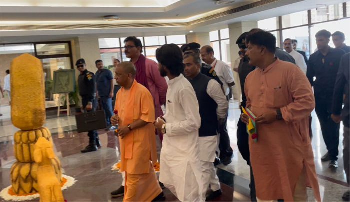 Cm yogi in gbu