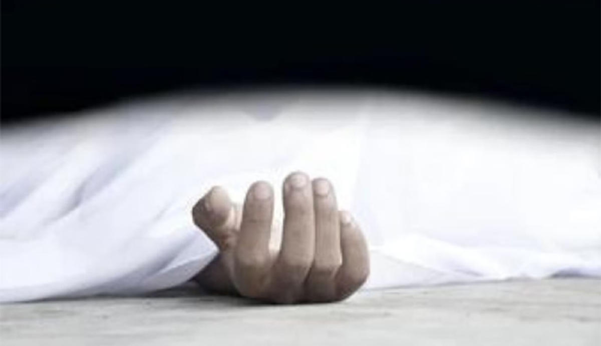 कैंटर चालक की बड़ी लापरवाही, दबकर मरा हेल्पर