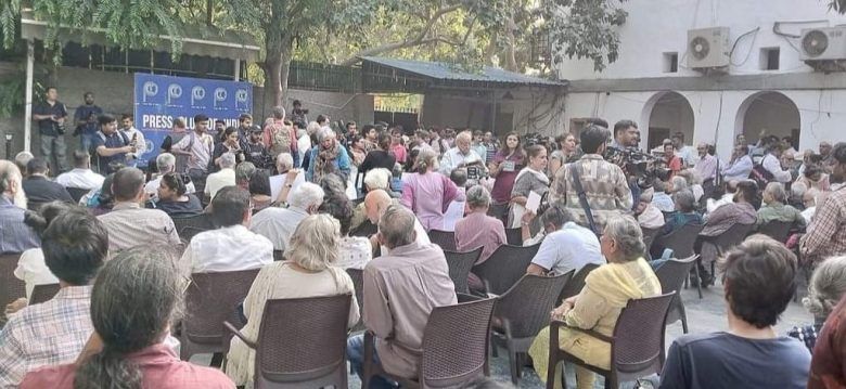 क्या पत्रकारों पर दमन का विरोध सिर्फ़ पत्रकारों को करना चाहिये? पत्रकारों ने CJI को लिखा पत्र