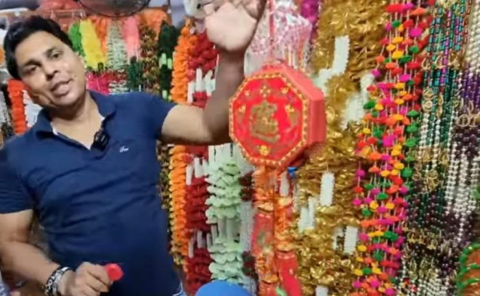 Diwali Decoration: इस बाज़ार से खरीदा तो सिर्फ 250 रुपये में हो जाएगी दिवाली की सजावट