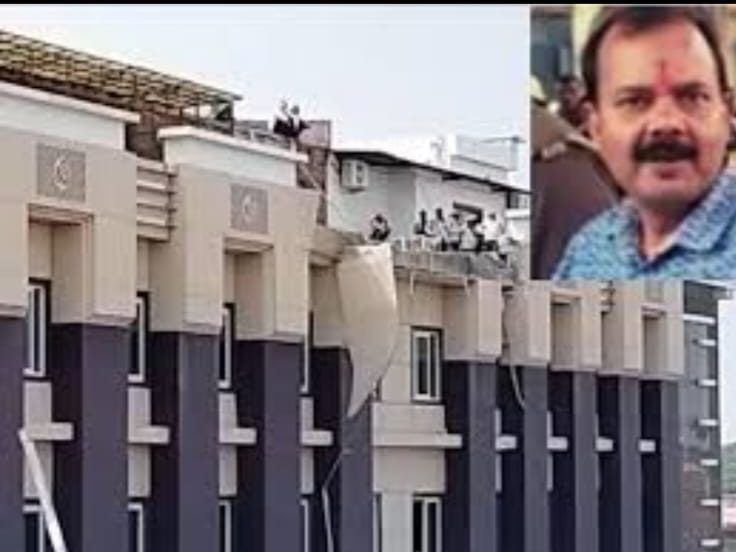 UP News : बसपा नेता और माफिया अनुपम दुबे के चार मंजिला होटल पर चला बाबा का बुलडोजर