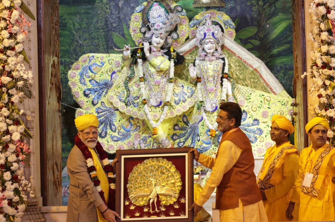 PM Modi in Mathura : बांके बिहारी के दर पर झुके पीएम मोदी, हुए आनंद विभोर