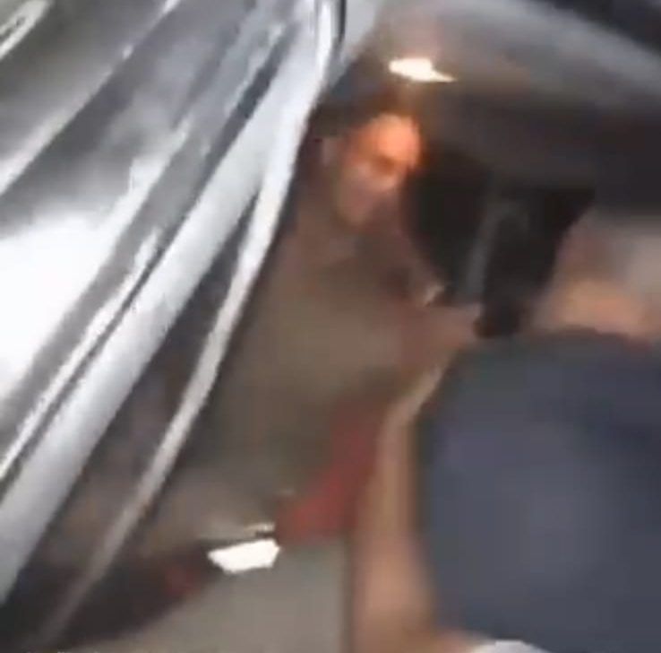 उत्तर प्रदेश में अब पुलिस वालों पर दबंगों का हमला