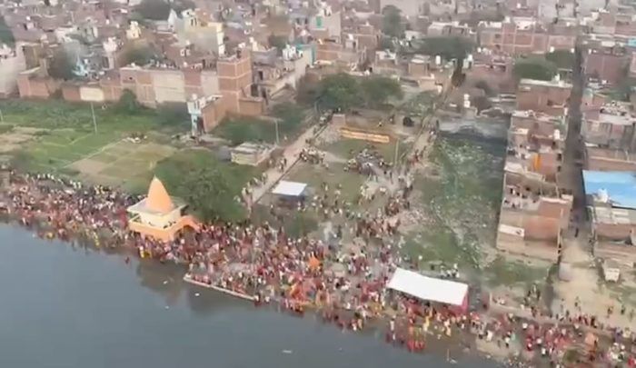 हिंडन घाट पर भक्तों के लिए सांसद और मेयर ने यादगार बनाई छठ पूजा,देखेँ खास तस्वीरें