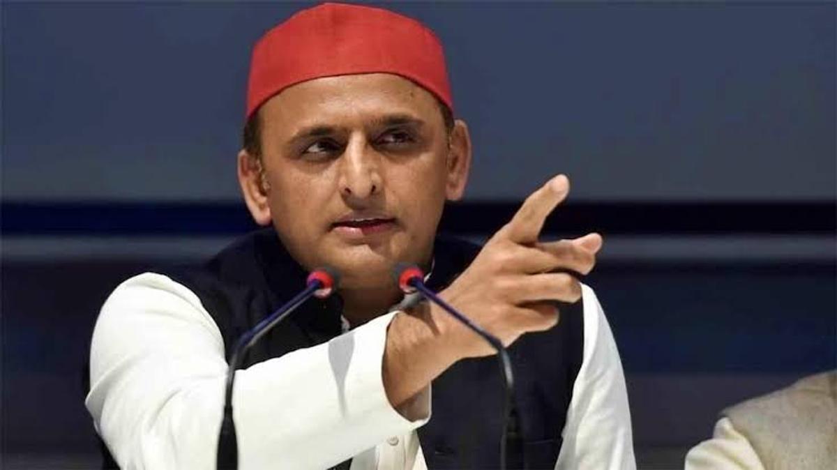 डायल 112 वाली महिला कर्मचारियों के वेतन बढोतरी को लेकर प्रदर्शन, अखिलेश यादव का योगी सरकार पर निशाना