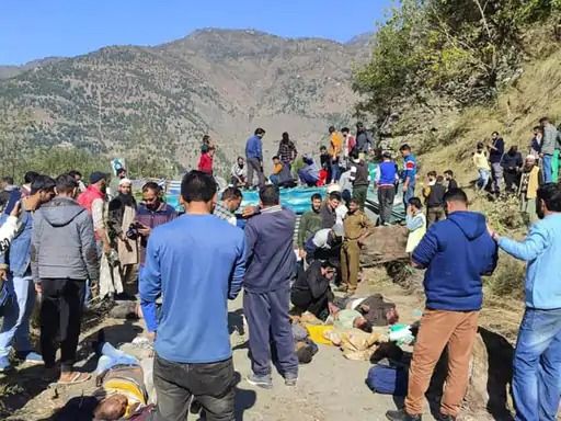 जम्मू के जिला डोडा में गहरी खाई में गिरी बस; 36 लोगों की मौके पर मौत