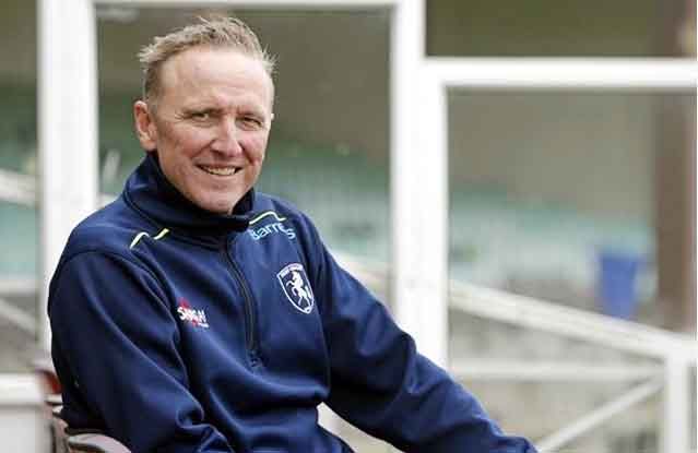 डोनाल्ड का इस्तीफा: टाइम आउट से नाखुश गेंदबाजी कोच छोड़ेंगे अपना पद