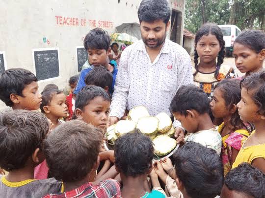 गलियों मे पढ़ाने वाला टीचर कैसे बना ग्लोबल टीचर प्राईज का हकदार