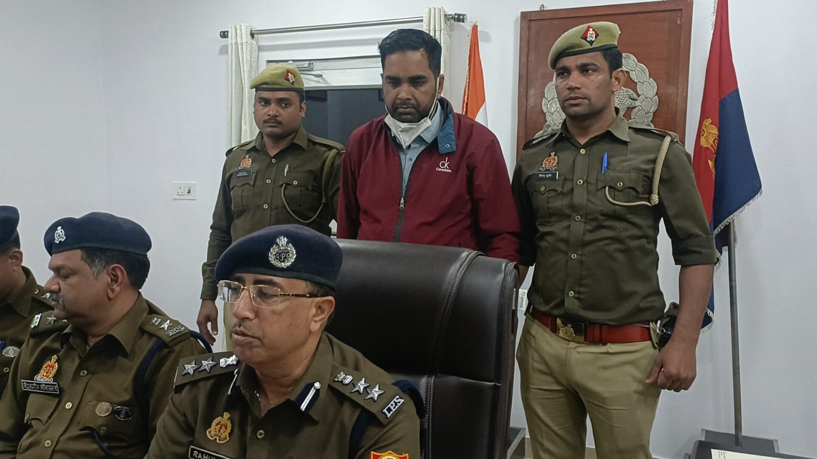 बच्चों को खिलाई नींद की गोली, फिर पत्नी को उतारा मौत के घाट