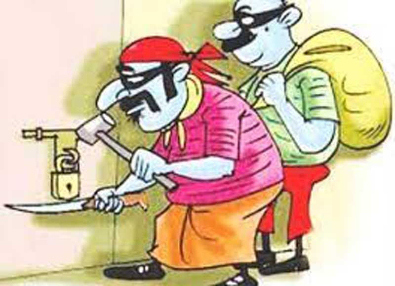 नोएडा में चोरी से बाज नहीं आ रहे चोर, अपना रहे हैं नए-नए पैंतरे