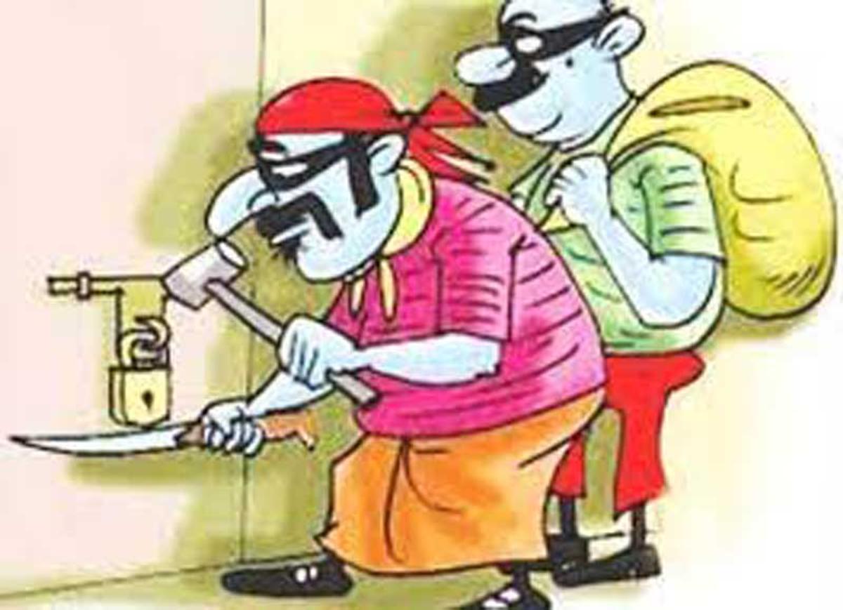 नोएडा में चोरी से बाज नहीं आ रहे चोर, अपना रहे हैं नए-नए पैंतरे