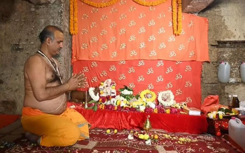 Gyanvapi Case : हाईकोर्ट से मुस्लिम पक्ष को बड़ा झटका, व्यास तहखाने में जारी रहेगी पूजा