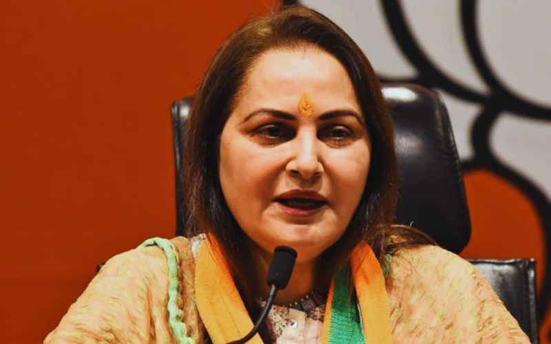 बड़ी खबर: फरार हो गई है फिल्म स्टार जयाप्रदा, यूपी पुलिस लगी पीछे