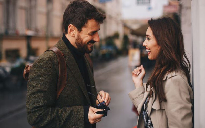 फ्लर्टिंग डे स्पेशल: ऐसे करें फ्लर्ट, सामने वाला इंकार करके पछताएगा