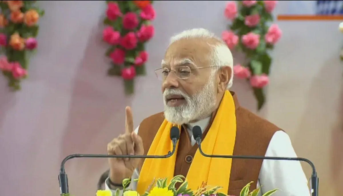 पीएम मोदी ने 10 नई वंदे भारत को दिखाई हरी झंडी, इन रूट्स पर हुआ सफर आसान