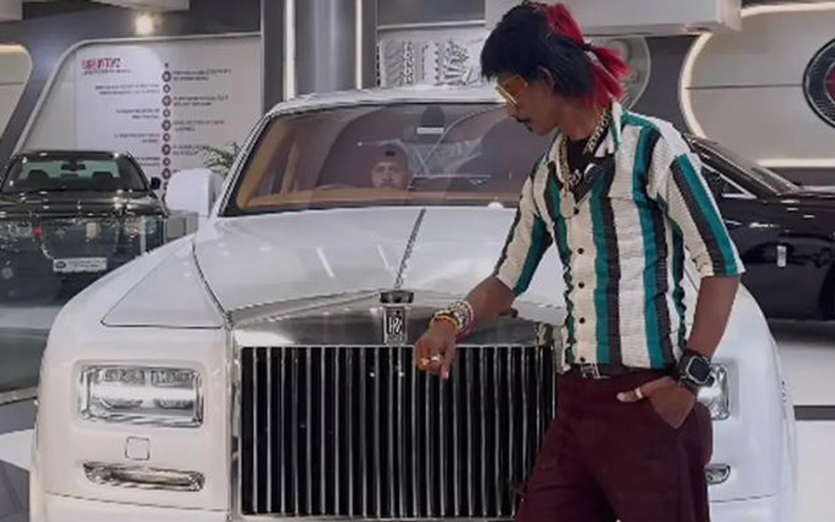 'डॉली चायवाला' Rolls Royce के साथ दिखें, यूजर्स ने लगाई कॉमेंट की बाढ़