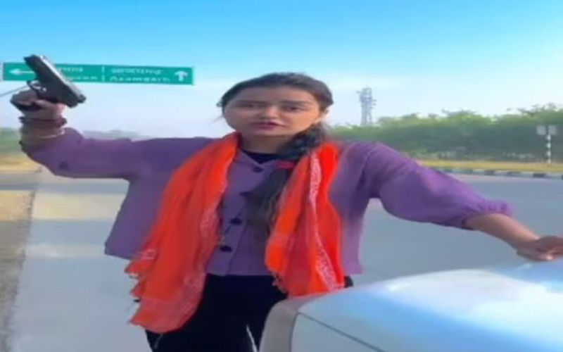 रिवॉल्वर रानी को ढूंढ़ रही है पुलिस, गन लेकर बनाई थी रील