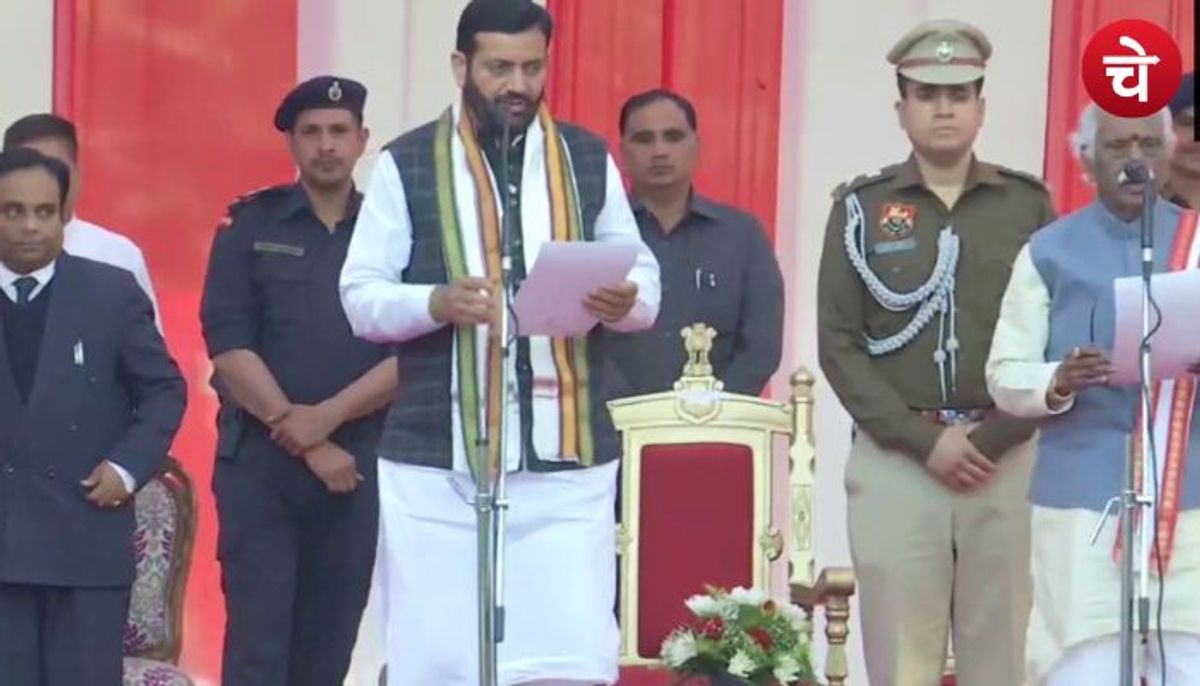 Big Breaking : खट्टर के छुए पैर, फिर नायब सैनी ने ली मुख्यमंत्री पद की शपथ