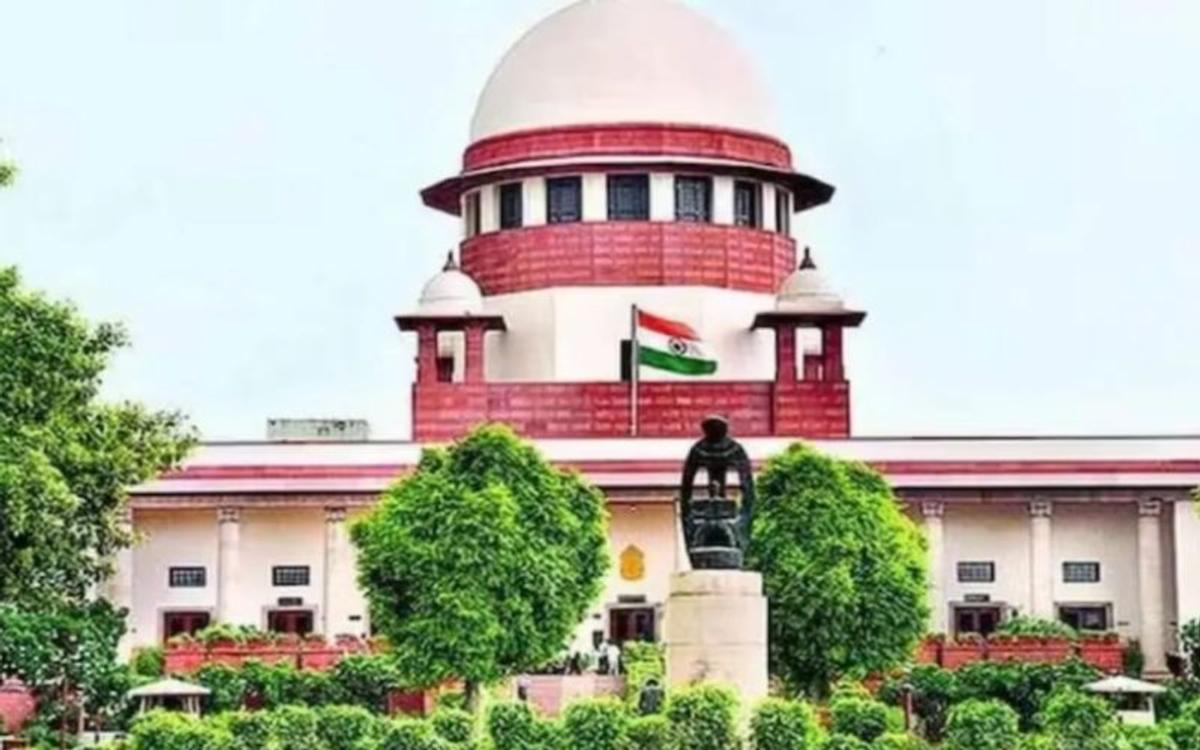 सुप्रीम कोर्ट पहुंचा हाथरस कांड, SIT जांच कराने की मांग