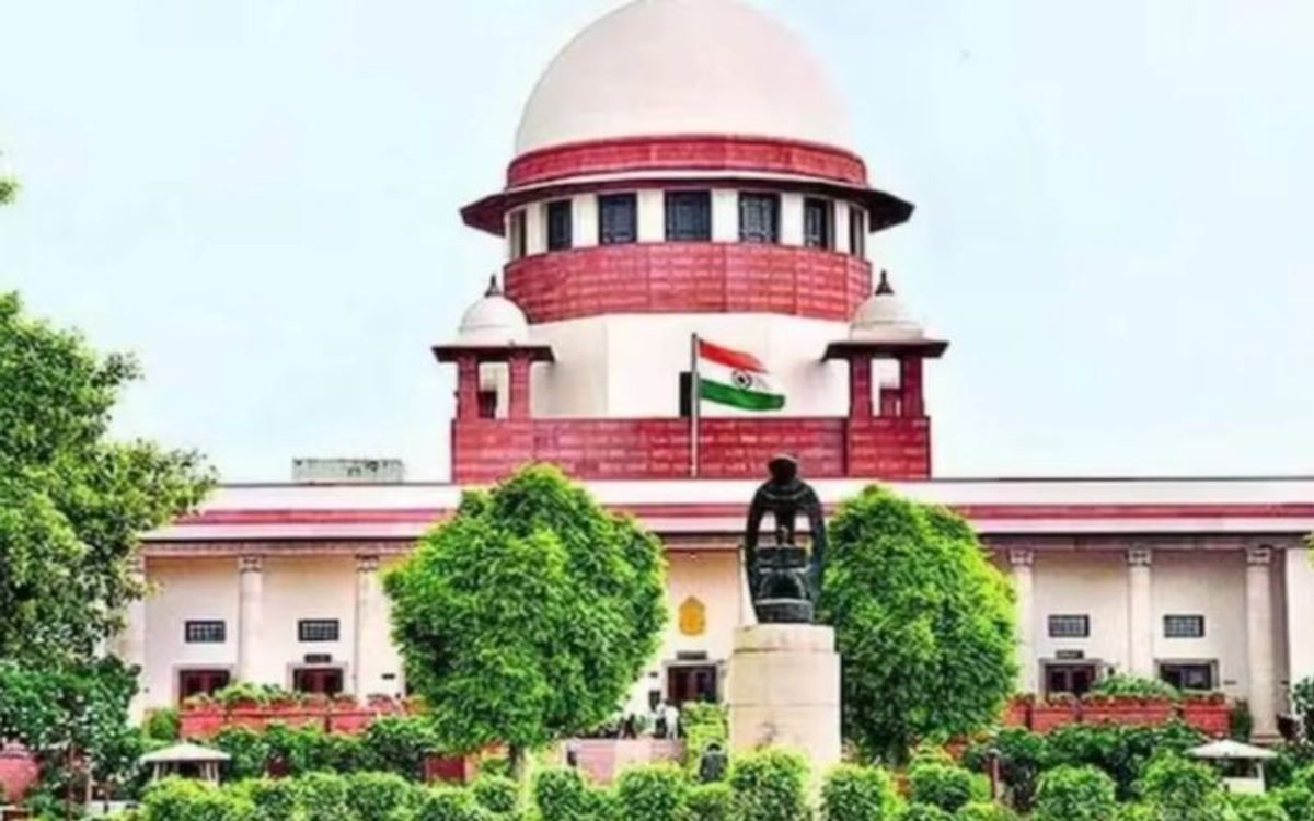 सुप्रीम कोर्ट पहुंचा हाथरस कांड, SIT जांच कराने की मांग