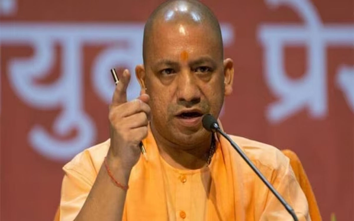 यूपी के सीएम योगी की दो टूक, शरिया कानून से नहीं चलेगा देश