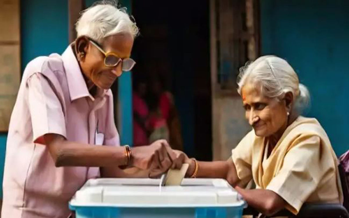 नोएडा सीट पर दिव्यांग तथा बुजुर्गों ने शुरु किया मतदान, घर से डाल रहे वोट