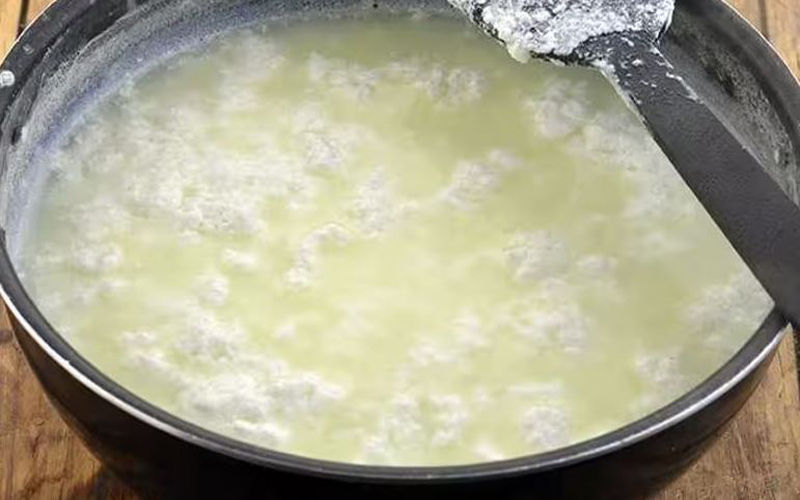 बार-बार फट जाता है दूध, आज ही अपनाएं ये तरीका