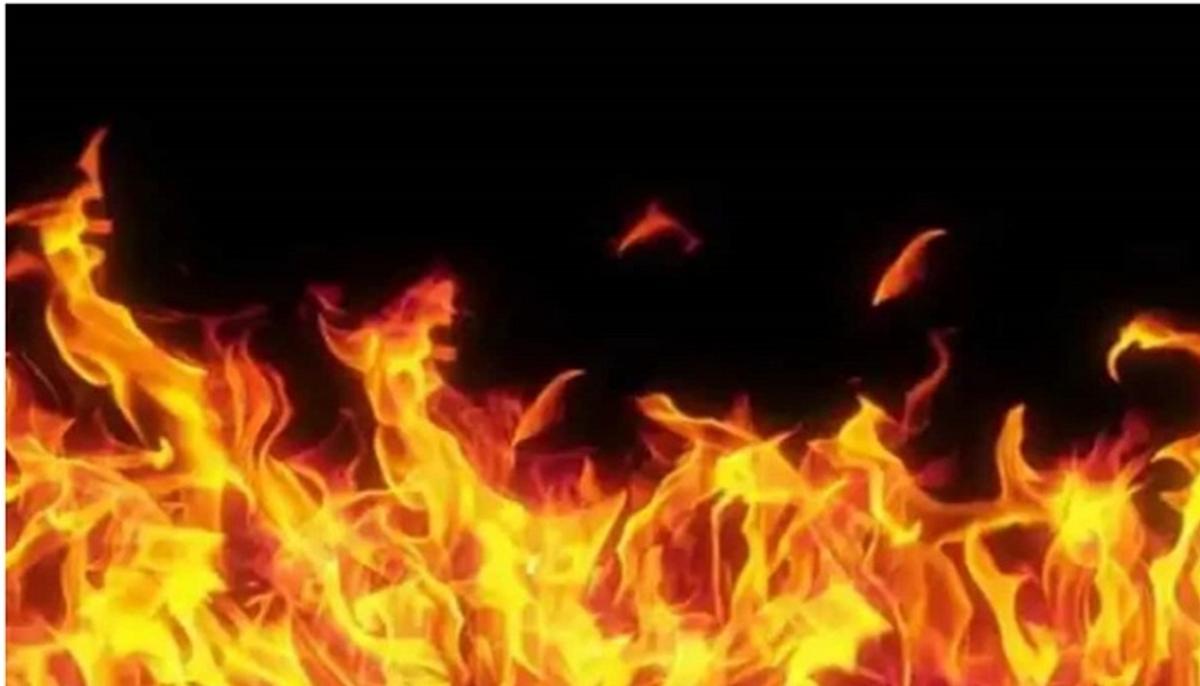 धू-धूकर जली प्लास्टिक की फैक्ट्री, दमकल की 26 गाड़ियां मौजूद