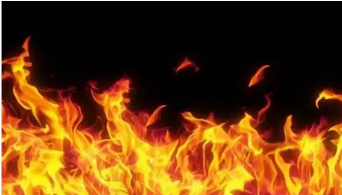 धू-धूकर जली प्लास्टिक की फैक्ट्री, दमकल की 26 गाड़ियां मौजूद