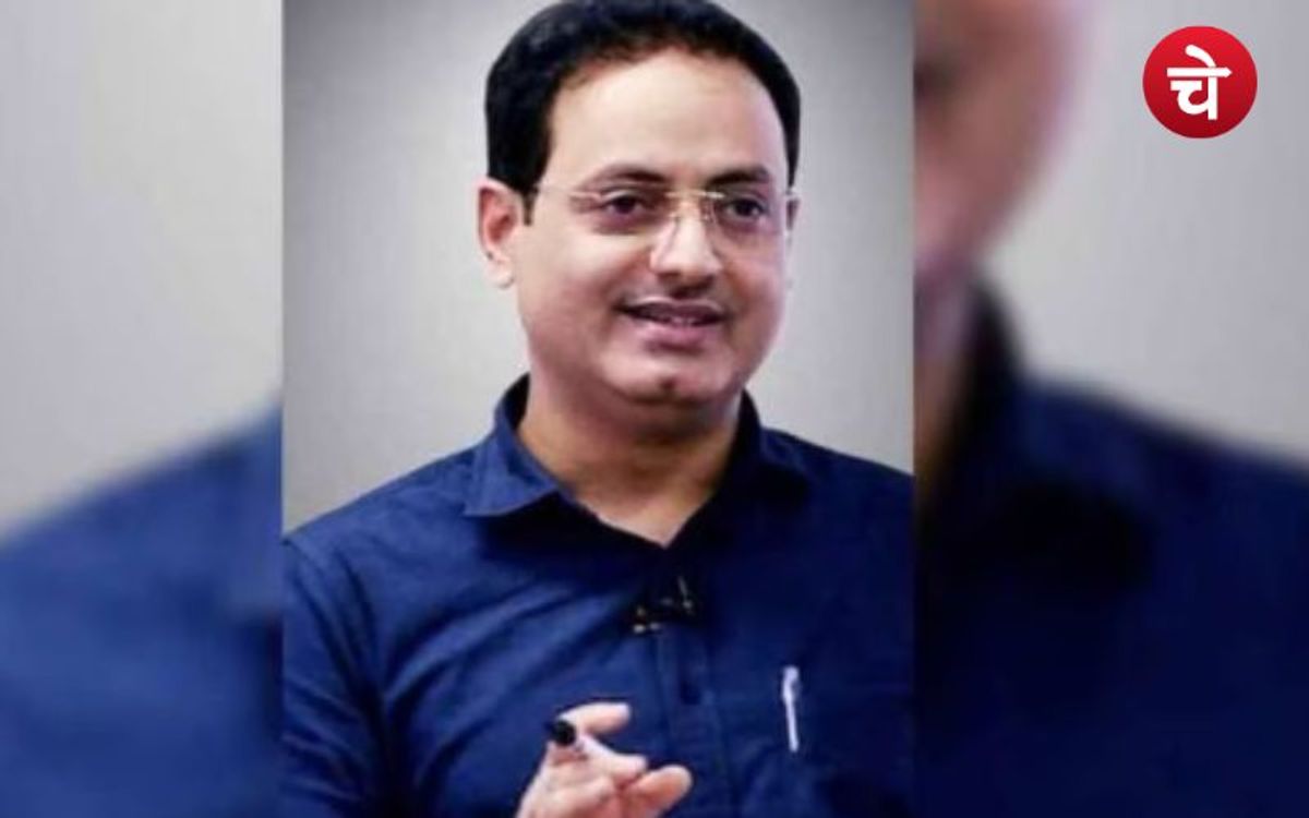 विकास सर बोले कि वोट न डालने वाले का नहीं बचेगा हक, नोएडा में वीडियो वायरल