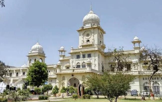 LU में शुरू हुए सेमेस्टर एग्ज़ाम, लखनऊ समेत 5 ज़िलों के 3 लाख छात्र शामिल