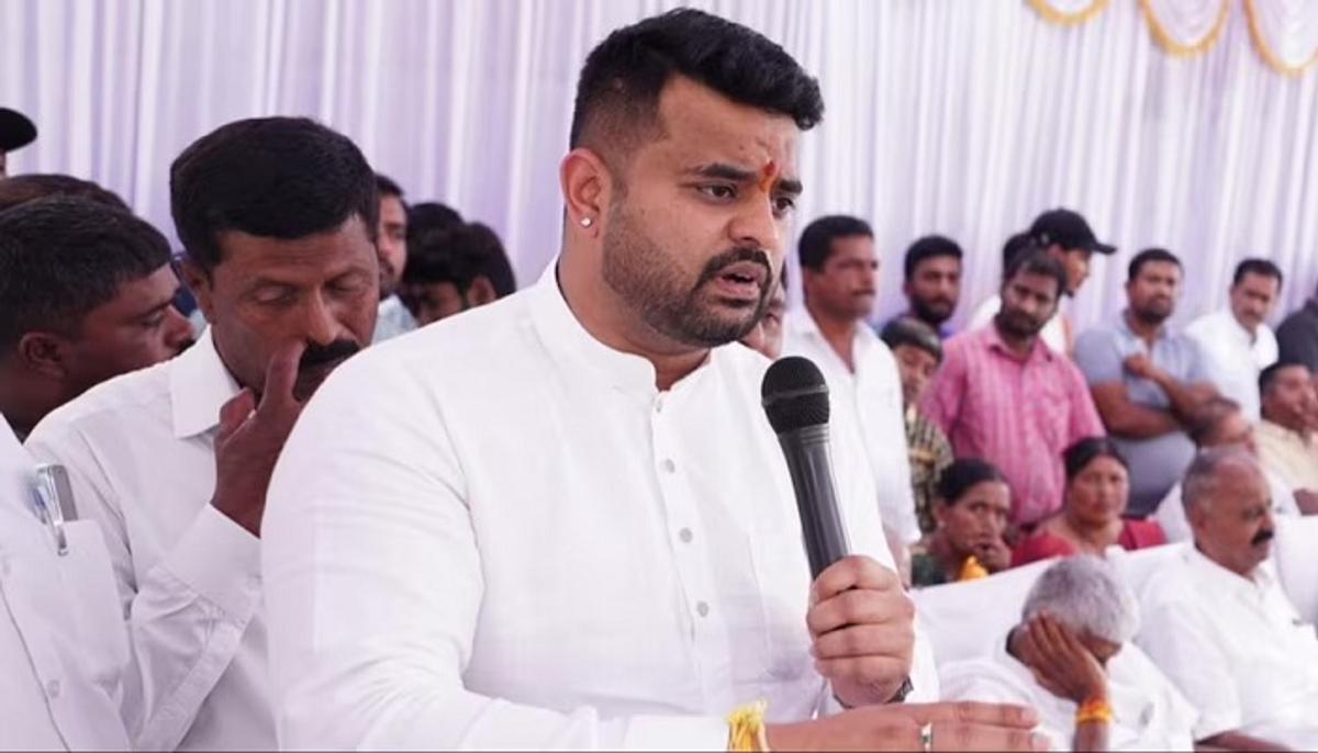 यौन शोषण मामले में सांसद प्रज्वल रेवन्ना को JDS ने किया निलंबित, जानें अब तक की पूरी डिटेल