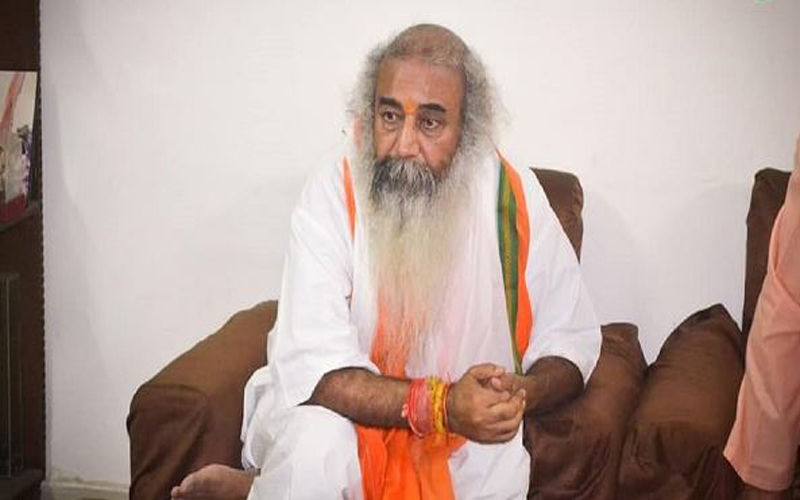 आचार्य प्रमोद कृष्णम ने राहुल गांधी पर साधा निशाना, “प्रियंका वाड्रा को चुनाव नहीं लड़ने देंगे”