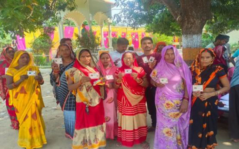 उत्तर प्रदेश की 14 सीटों पर सुबह 9 बजे तक 12% मतदान, प्रतापगढ़ सीट पर सबसे ज्यादा प्रत्याशी