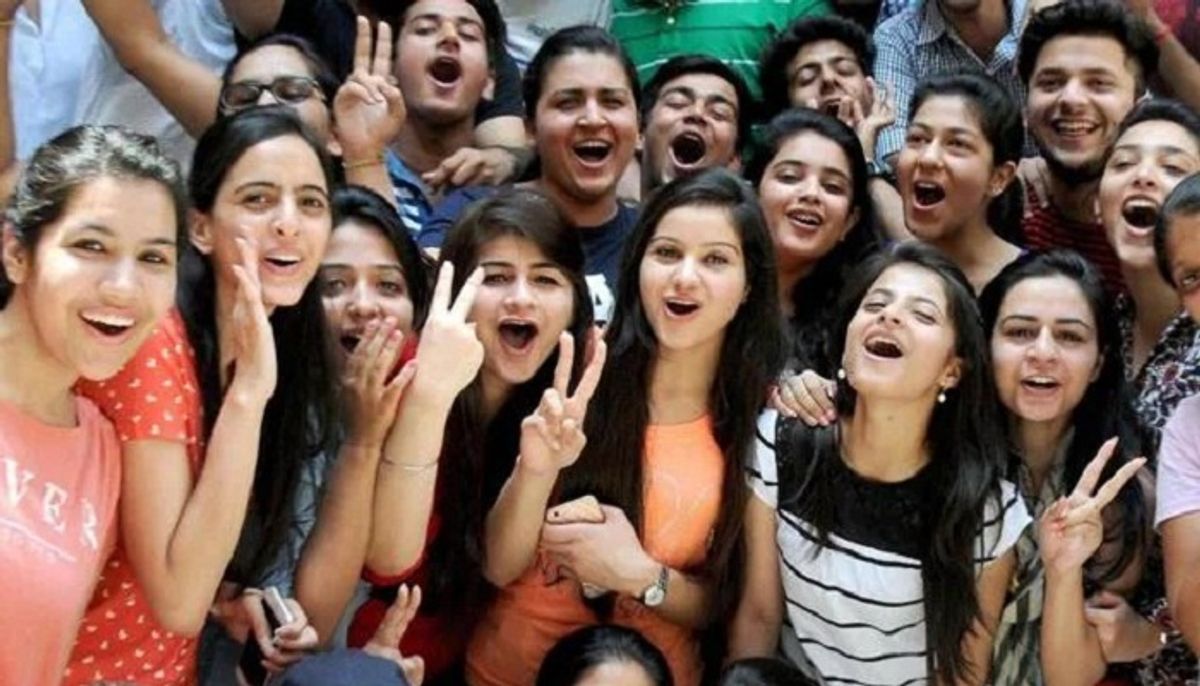सीबीएसई बोर्ड के टॉपर छात्र जिन पर नोएडा शहर को है गर्व