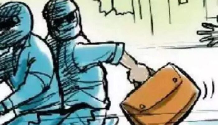 केंद्रीय मंत्री के आवास के पास पेट्रोल पंप कर्मी से लूटा कैश