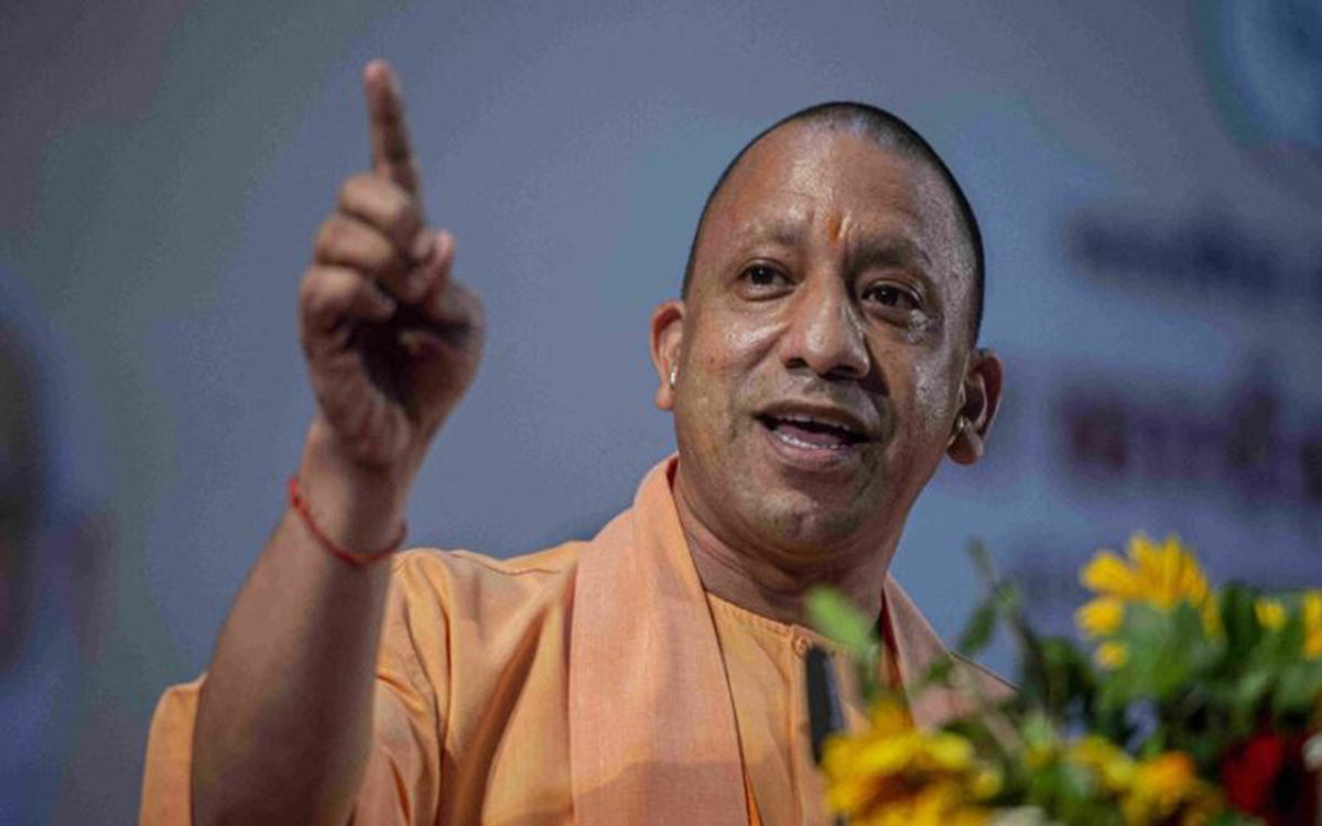 उत्तर प्रदेश के लाखों सरकारी कर्मचारियों को दिया CM योगी ने तोहफा